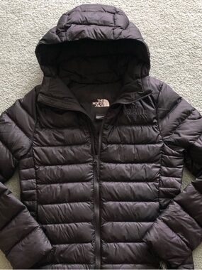 The North Face Women's Black Quilted Hooded Puffer Jacket 550 Fill
